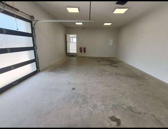 BUSINESS PROPERTY TO RENT IN HALFWAY HOUSE